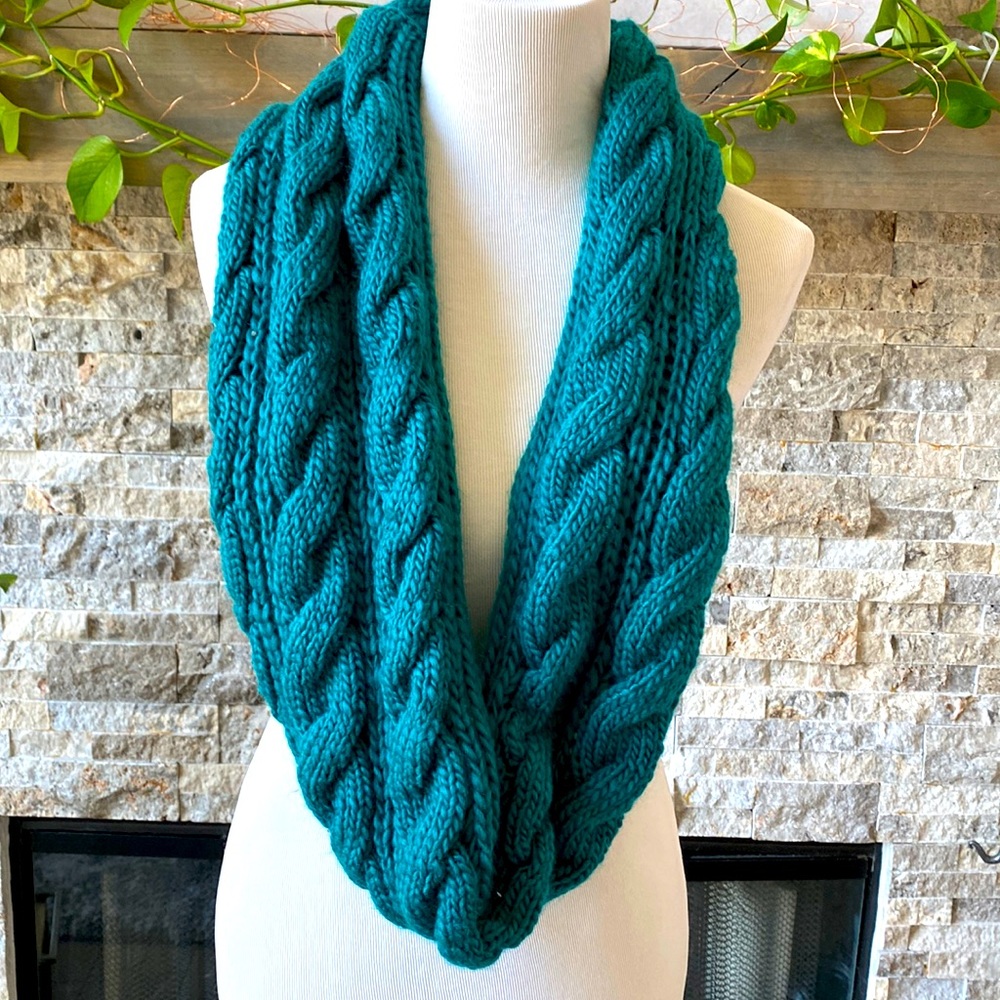 CG Cable Knit Infinity Scarf